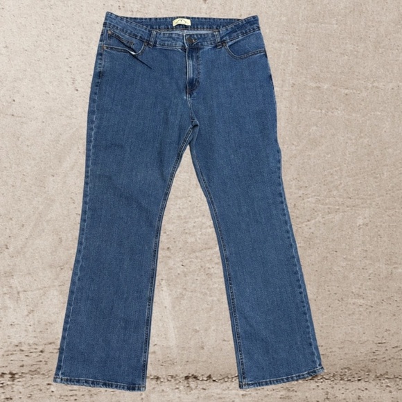 Blue bootcut Leg Jeans with Classic Stitching - Picture 1 of 4